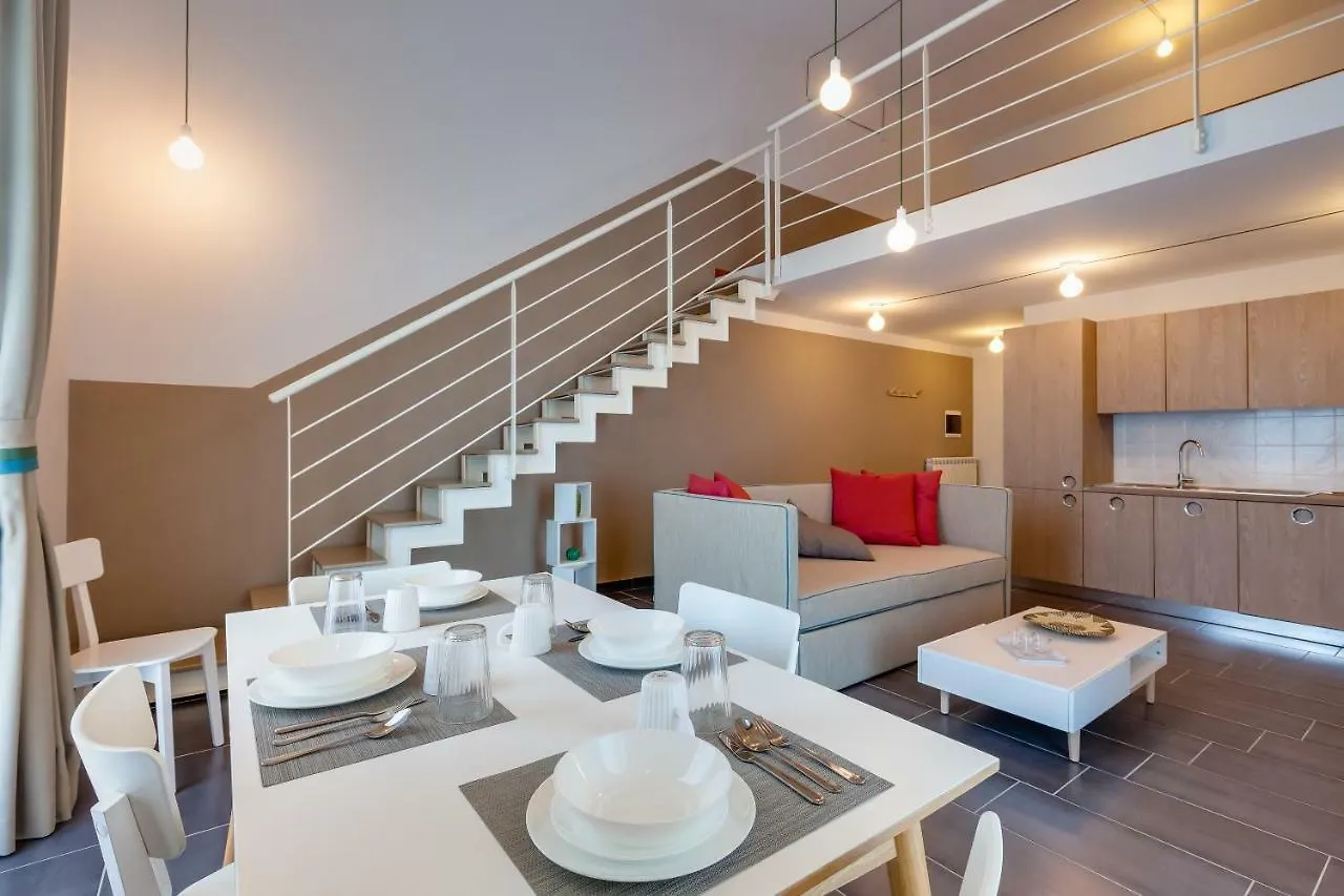 Melograno Undici Aparthotel Ercolano 0*,  Italy