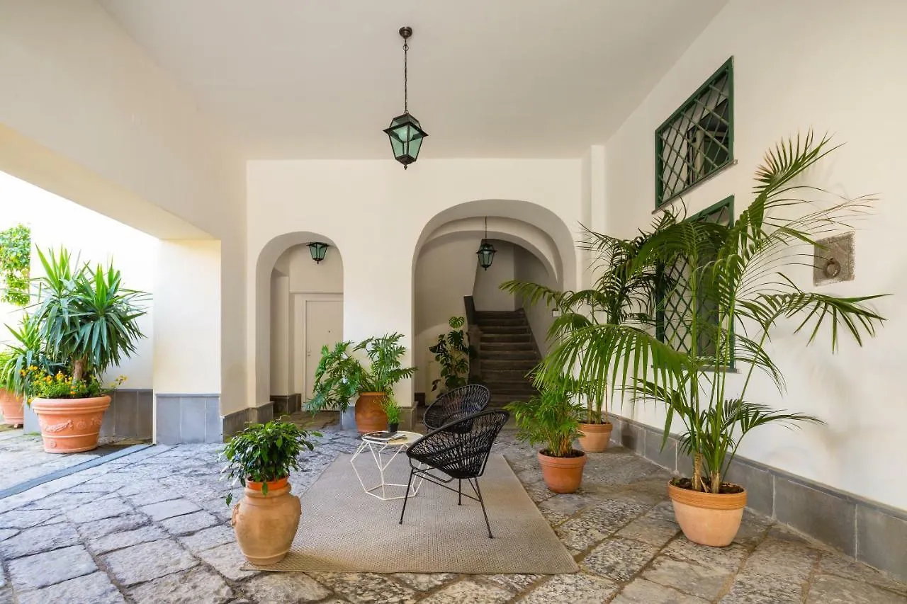 Melograno Undici Aparthotel Ερκολάνο
