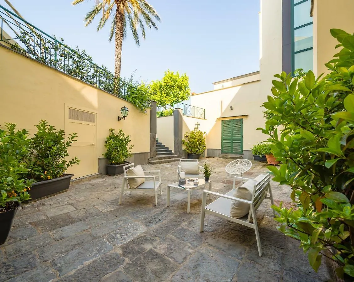 Melograno Undici Aparthotel Ερκολάνο